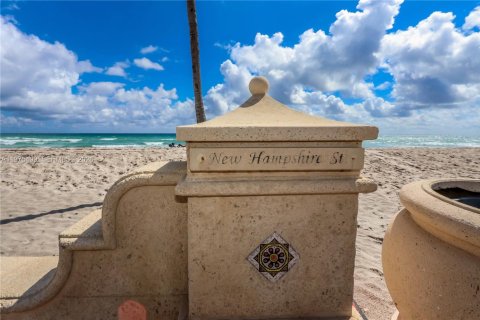 Condo in Hollywood, Florida  № 2040056 - photo 20