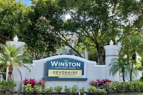 Кондоминиум с 2 спальнями в Пемброк-Пайнс, Флорида № 2020674