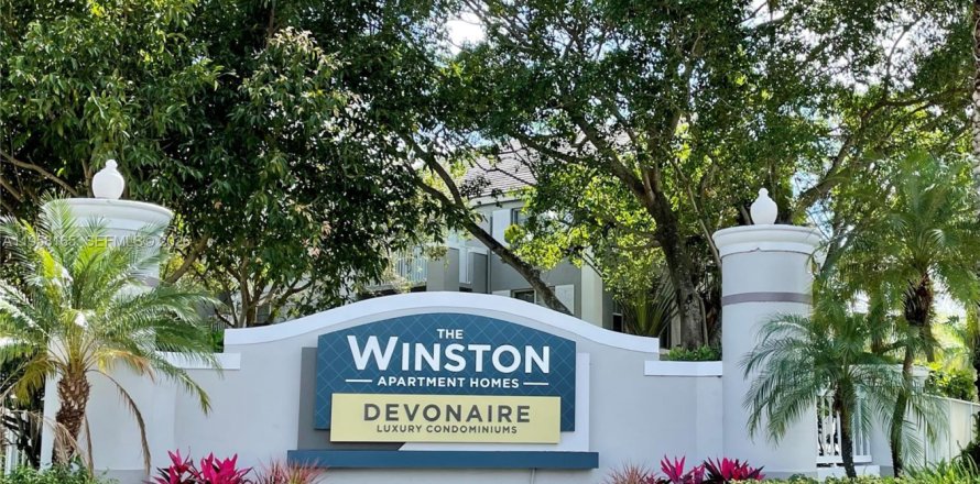 Condo in Pembroke Pines, Florida, 2 bedrooms  № 2020674