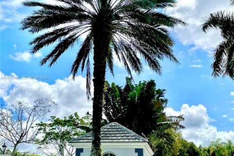 Condo in Pembroke Pines, Florida, 2 bedrooms  № 2020674 - photo 2