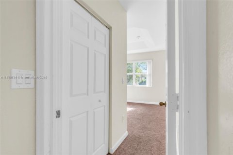 Снять в аренду кондоминиум в Хомстед, Флорида 3 спальни, 98.66м2, № 1950593 - фото 9