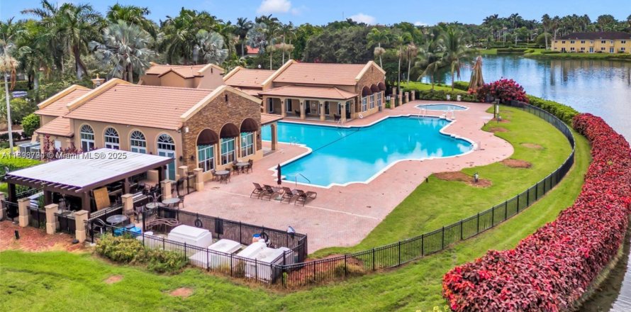 Кондоминиум с 3 спальнями в Хомстед, Флорида № 1950593