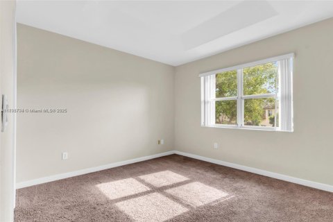 Снять в аренду кондоминиум в Хомстед, Флорида 3 спальни, 98.66м2, № 1950593 - фото 12