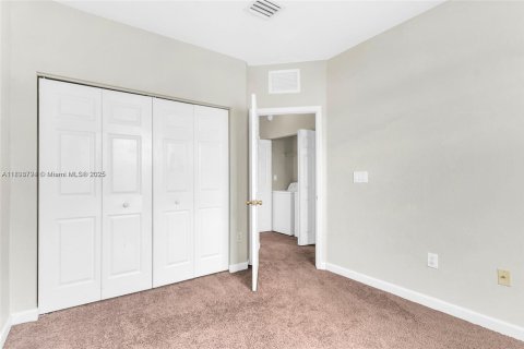 Снять в аренду кондоминиум в Хомстед, Флорида 3 спальни, 98.66м2, № 1950593 - фото 15