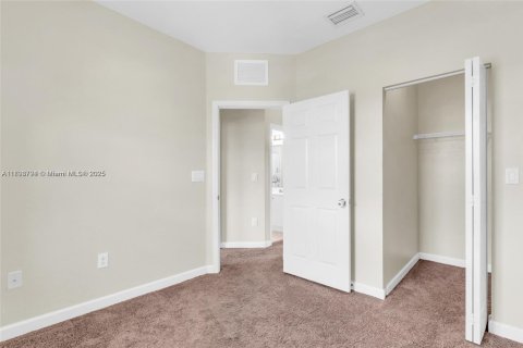 Снять в аренду кондоминиум в Хомстед, Флорида 3 спальни, 98.66м2, № 1950593 - фото 18
