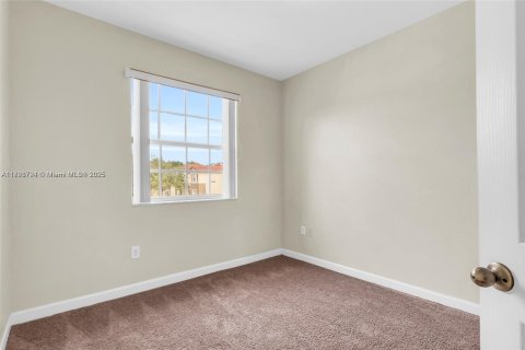 Снять в аренду кондоминиум в Хомстед, Флорида 3 спальни, 98.66м2, № 1950593 - фото 14