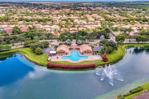 Снять в аренду кондоминиум в Хомстед, Флорида 3 спальни, 98.66м2, № 1950593 - фото 20