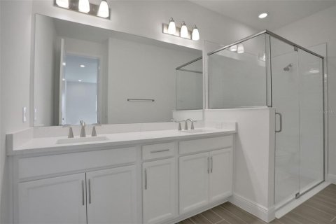 House in Lakewood Ranch, Florida 4 bedrooms, 213.21 sq.m. № 1805281 - photo 18