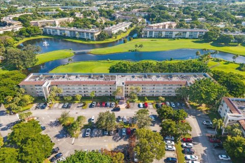 Copropriété à vendre à Coconut Creek, Floride: 2 chambres, 118.17 m2 № 2403871 - photo 11