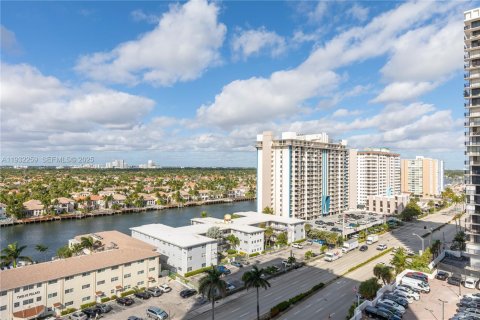 Condominio en alquiler en Hollywood, Florida, 2 dormitorios, 99.41 m2 № 1990680 - foto 6