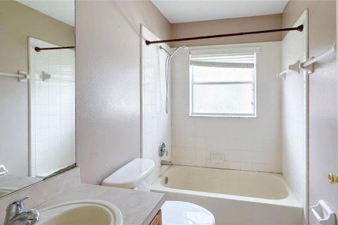 Casa en alquiler en Orlando, Florida, 3 dormitorios, 138.98 m2 № 1879729 - foto 14