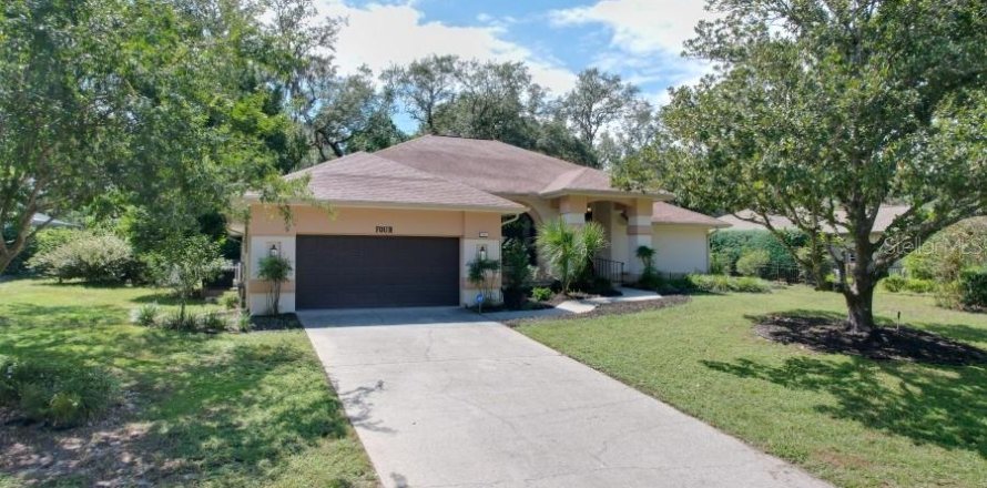 House in Homosassa, Florida 3 bedrooms, 234.3 sq.m. № 2391133