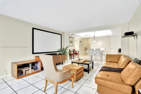 Купить кондоминиум в Лодерхилл, Флорида 2 спальни, 117.06м2, № 1978514 - фото 9