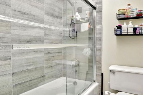 Купить кондоминиум в Лодерхилл, Флорида 2 спальни, 117.06м2, № 1978514 - фото 19