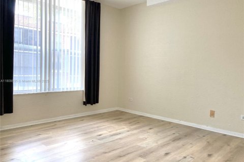 Купить кондоминиум в Лодерхилл, Флорида 2 спальни, 117.06м2, № 1978514 - фото 25