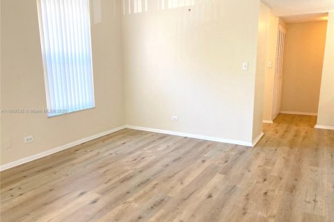 Купить кондоминиум в Лодерхилл, Флорида 2 спальни, 117.06м2, № 1978514 - фото 17