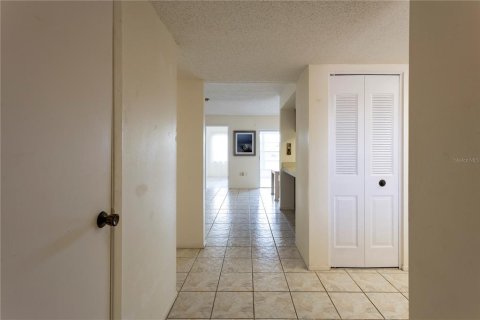 Copropriété à louer à Holiday, Floride: 2 chambres, 103.49 m2 № 2109606 - photo 6