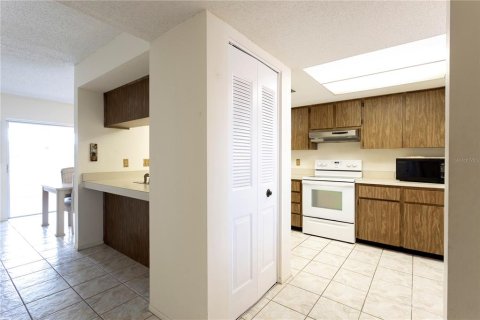 Copropriété à louer à Holiday, Floride: 2 chambres, 103.49 m2 № 2109606 - photo 7