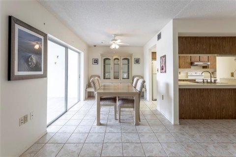 Copropriété à louer à Holiday, Floride: 2 chambres, 103.49 m2 № 2109606 - photo 15