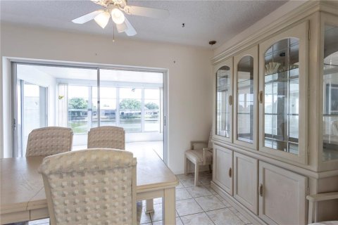 Copropriété à louer à Holiday, Floride: 2 chambres, 103.49 m2 № 2109606 - photo 12