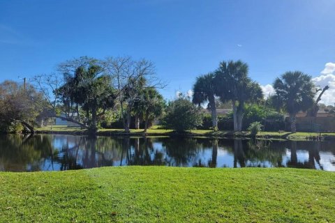 Appartement à louer à St. Lucie, Floride: 2 chambres, 110.55 m2 № 2185200 - photo 9