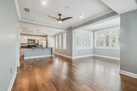 Condo in Tampa, Florida, 2 bedrooms № 2393913 - photo 9