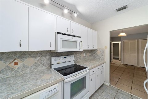 Condo in Ocala, Florida, 2 bedrooms № 2218364 - photo 12