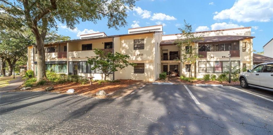 Condo in Ocala, Florida, 2 bedrooms № 2218364