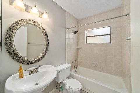 Condo in Ocala, Florida, 2 bedrooms № 2218364 - photo 19