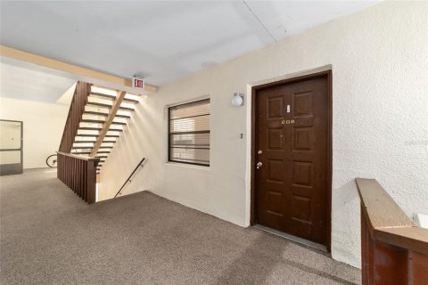 Condo in Ocala, Florida, 2 bedrooms № 2218364 - photo 4