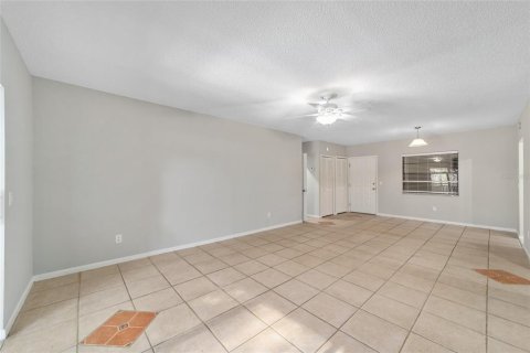 Condo in Ocala, Florida, 2 bedrooms № 2218364 - photo 9