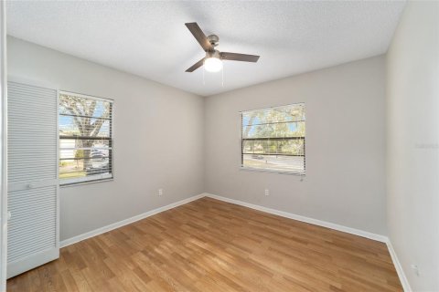 Condo in Ocala, Florida, 2 bedrooms № 2218364 - photo 17