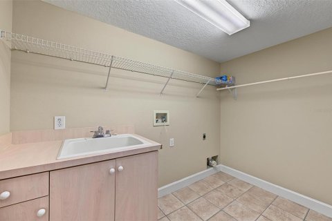 Touwnhouse à louer à Palm Harbor, Floride: 3 chambres, 337.51 m2 № 2415153 - photo 24