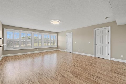 Touwnhouse à louer à Palm Harbor, Floride: 3 chambres, 337.51 m2 № 2415153 - photo 27