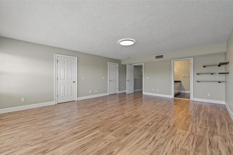 Touwnhouse à louer à Palm Harbor, Floride: 3 chambres, 337.51 m2 № 2415153 - photo 29
