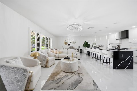 Villa ou maison à vendre à Kenneth City, Floride: 3 chambres, 131.55 m2 № 2347212 - photo 4
