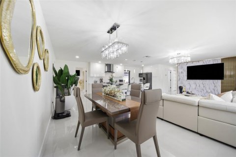 Villa ou maison à vendre à Kenneth City, Floride: 3 chambres, 131.55 m2 № 2347212 - photo 10