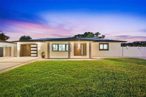 Villa ou maison à Kenneth City, Floride 3 chambres, 131.55 m2 № 2347212