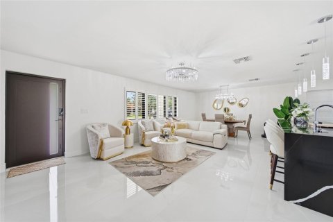 Villa ou maison à vendre à Kenneth City, Floride: 3 chambres, 131.55 m2 № 2347212 - photo 5