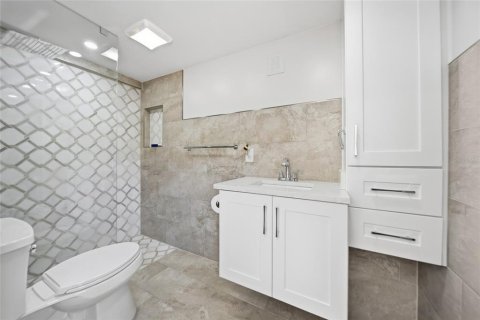 Villa ou maison à vendre à Kenneth City, Floride: 3 chambres, 131.55 m2 № 2347212 - photo 30