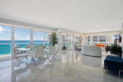 Copropriété à vendre à Fort Lauderdale, Floride: 2 chambres, 177.63 m2 № 2084421 - photo 2
