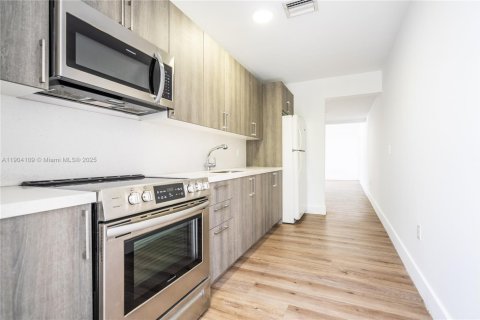 Снять в аренду квартиру в Норт-Бей-Виллидж, Флорида 1 спальня, 56.67м2, № 1954630 - фото 9