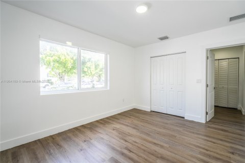 Снять в аренду квартиру в Норт-Бей-Виллидж, Флорида 1 спальня, 56.67м2, № 1954630 - фото 14