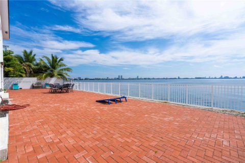 Снять в аренду квартиру в Норт-Бей-Виллидж, Флорида 1 спальня, 56.67м2, № 1954630 - фото 19