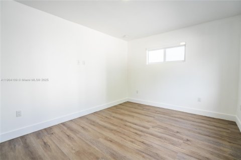 Снять в аренду квартиру в Норт-Бей-Виллидж, Флорида 1 спальня, 56.67м2, № 1954630 - фото 12