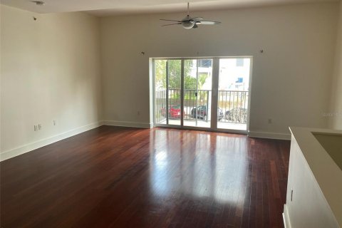 Immobilier commercial à louer à Saint Petersburg, Floride: 182.55 m2 № 1773824 - photo 4