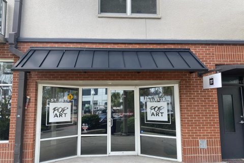 Immobilier commercial à louer à Saint Petersburg, Floride: 182.55 m2 № 1773824 - photo 1