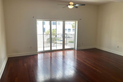 Immobilier commercial à louer à Saint Petersburg, Floride: 182.55 m2 № 1773824 - photo 5