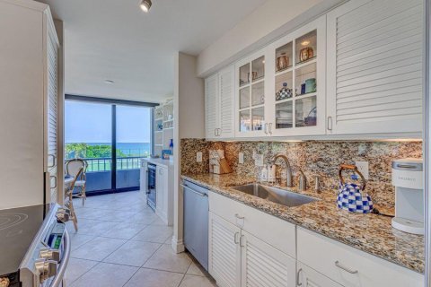 Condo in Riviera Beach, Florida, 2 bedrooms  № 2187249 - photo 8