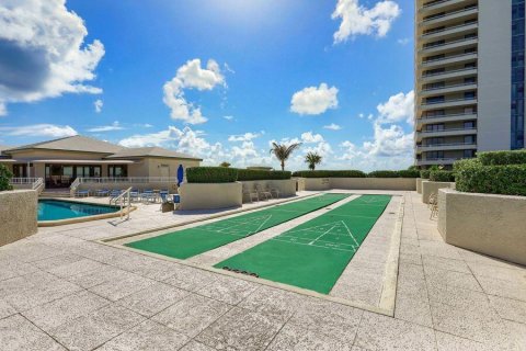 Condo in Riviera Beach, Florida, 2 bedrooms  № 2187249 - photo 30